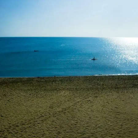 The Golden Rainbow - Seafront Apartment Villaggio San Leonardo