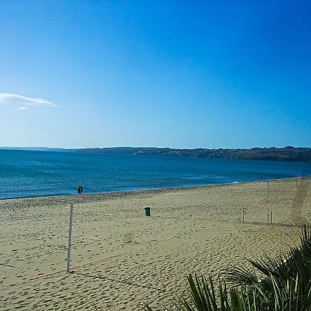 The Golden Rainbow - Seafront Apartment Villaggio San Leonardo
